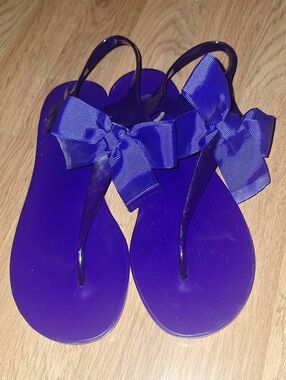 BCBG BLUE Bow Thong Sandals SZ 8